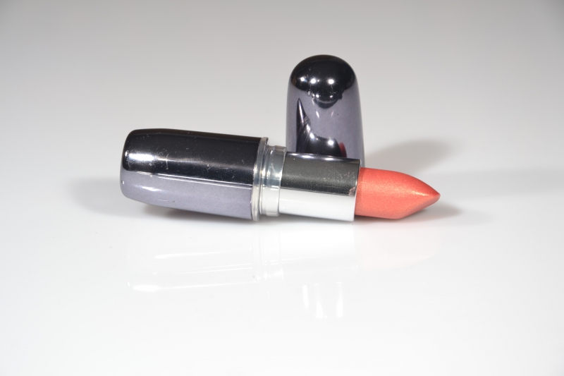 esthetique-VILLENEUVE LOUBET-min_lipstick-273109